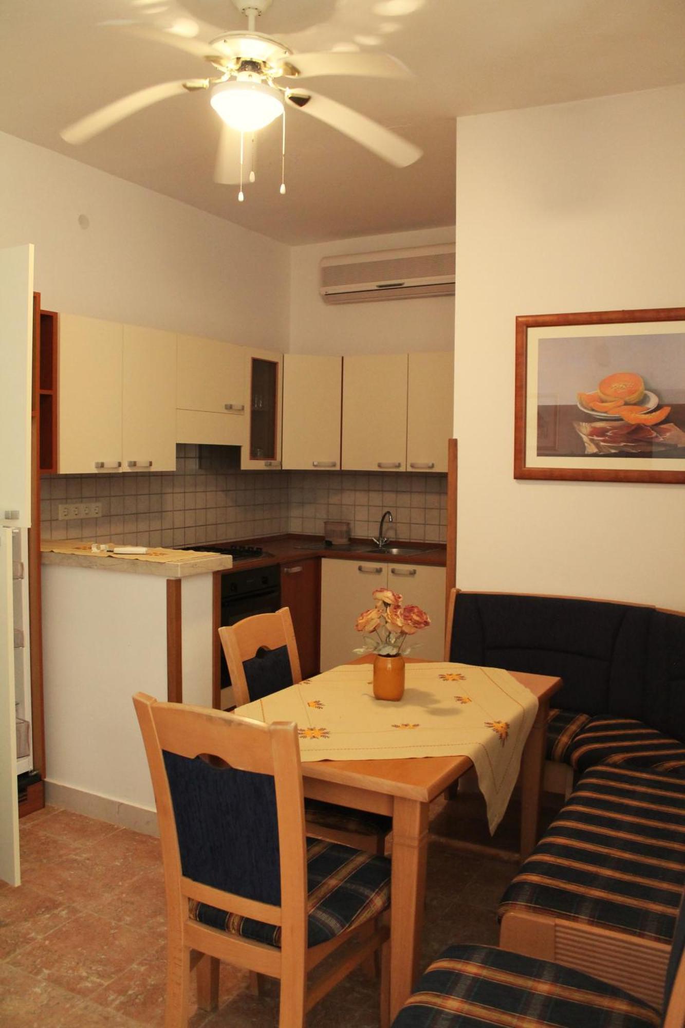 Apartments And Rooms Villa Mir Zaton  Bagian luar foto
