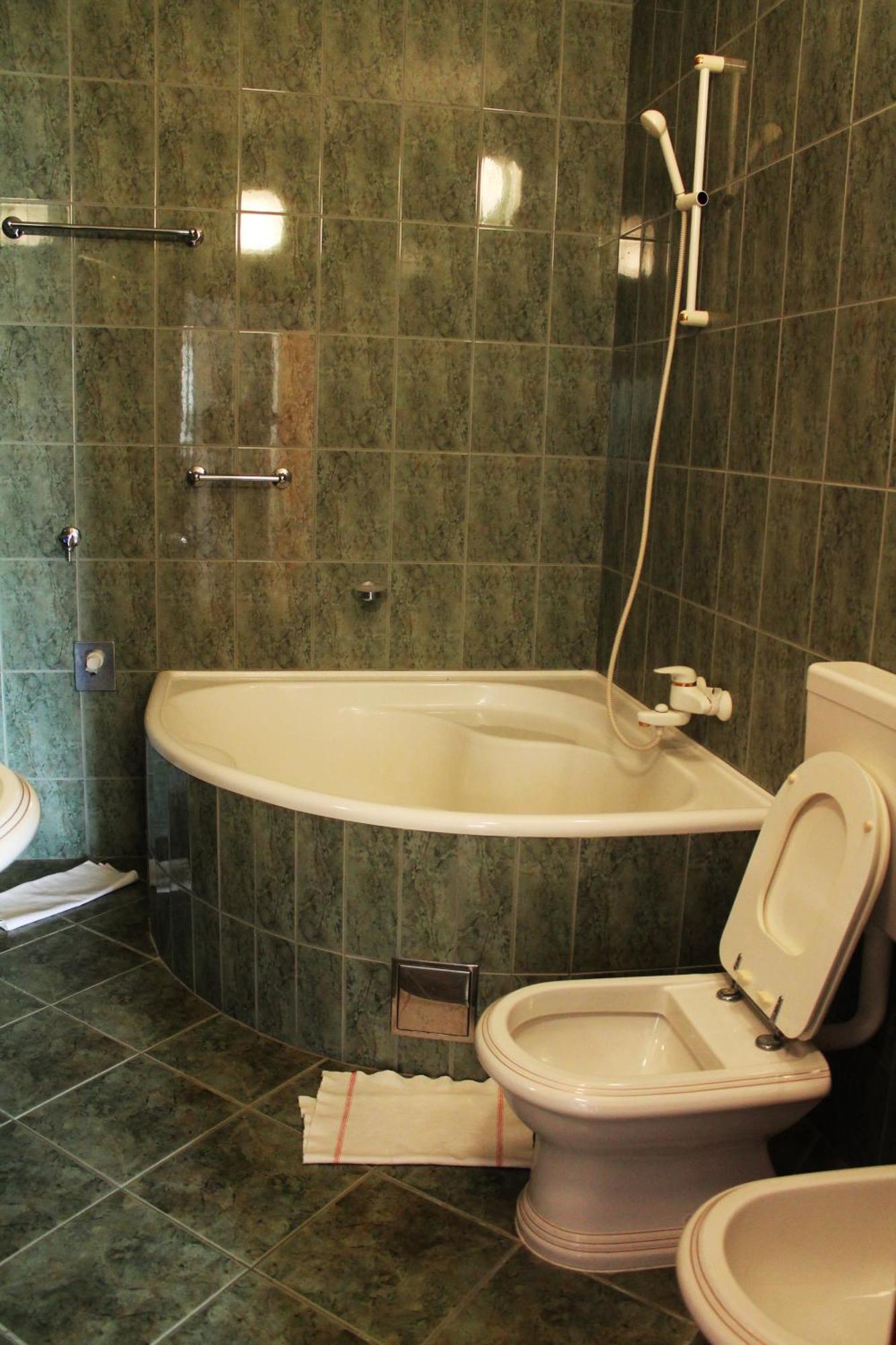 Apartments And Rooms Villa Mir Zaton  Bagian luar foto